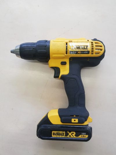 Лот: 20026344. Фото: 1. ДРель шуруповерт Dcd 771 Dewalt. Электроинструмент