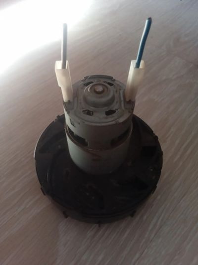 Лот: 23507428. Фото: 1. Мотор 19,3v bosh пылесоса. Запчасти, комплектующие для пылесосов, утюгов