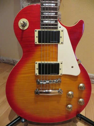 Лот: 12850225. Фото: 1. Электрогитара Epiphone Les Paul... Гитары