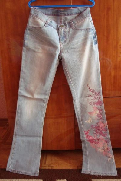 Лот: 3325614. Фото: 1. Светлые джинсы на девочку в хорошем... Брюки, шорты, джинсы