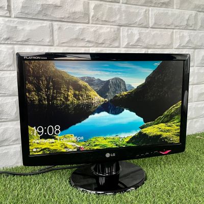 Лот: 20773714. Фото: 1. Монитор LG Flatron W2043S - PF. ЖК-мониторы