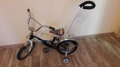 Лот: 9484315. Фото: 1. Детский велосипед 14 с ручкой... Красноярск