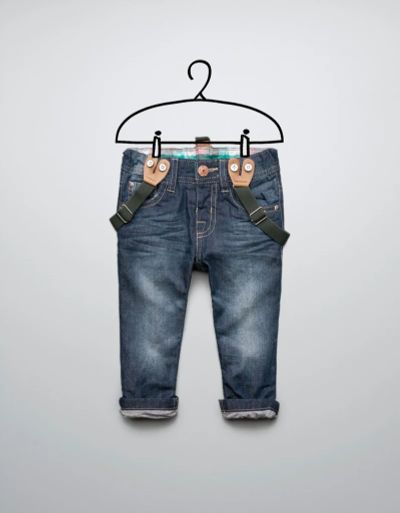 Лот: 3275262. Фото: 1. Джинсы Zara на рост 104см с подтяжками. Брюки, шорты, джинсы