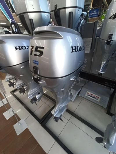 Лот: 25398416. Фото: 1. 4х-тактный лодочный мотор HONDA... Лодочные моторы