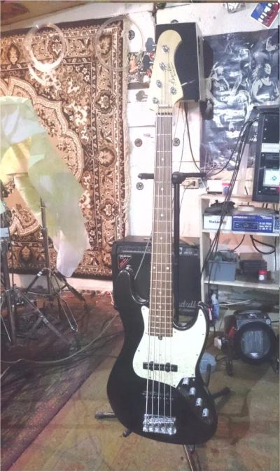 Лот: 7385000. Фото: 1. Бас Bacchus Jazz Bass Global Series... Гитары