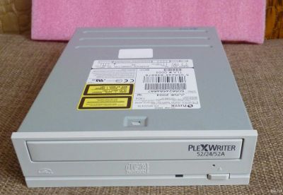 Лот: 17337231. Фото: 1. Винтажный Plextor PX-W5224TA... Приводы CD, DVD, BR, FDD