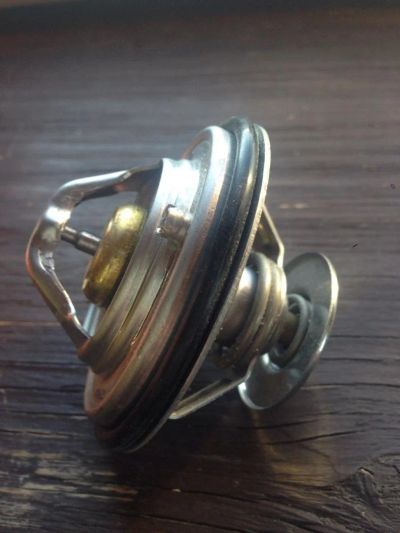 Лот: 6397265. Фото: 1. Термостат AUDI / Volkswagen BEHR... Двигатель и элементы двигателя