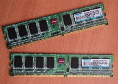 Лот: 1134649. Фото: 1. KINGMAX DDR2-1066 1Gb. Оперативная память