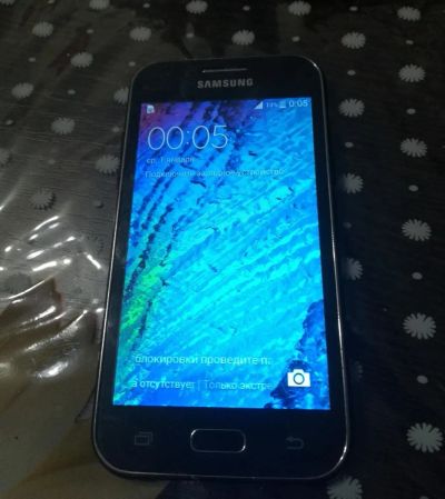 Лот: 10412245. Фото: 1. Смартфон Samsung Galaxy J1 SM-J100FN... Смартфоны