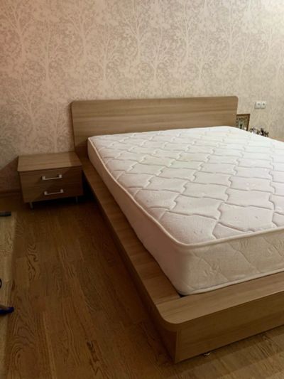 Лот: 15655447. Фото: 1. Кровать 2 спальная + 2 тумбы и... Кровати