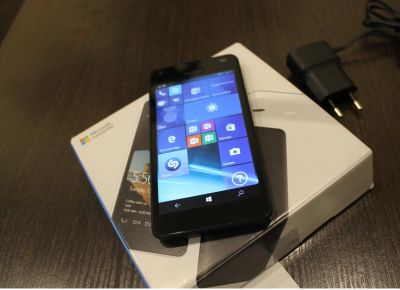 Лот: 8585419. Фото: 1. microsoft lumia 550 lte black. Смартфоны