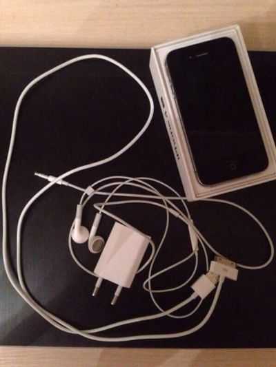 Лот: 3725203. Фото: 1. iphone 4s 16 gb. Смартфоны