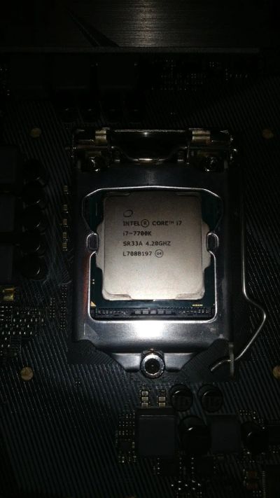 Лот: 12854102. Фото: 1. i7 7700K Скальпирован!. Процессоры