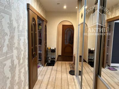Лот: 20501388. Фото: 1. 3-комнатная квартира на Взлётке... Квартиры, студии