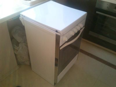 Лот: 3007842. Фото: 1. Плита Indesit в отличном состоянии... Плиты, духовые шкафы, варочные поверхности