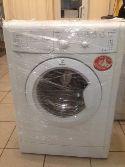 Лот: 8813897. Фото: 1. Стиральная машинка Indesit IWUB... Стиральные машины