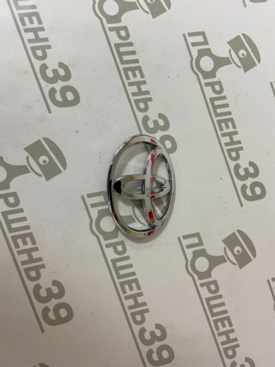 Лот: 18163066. Фото: 1. Эмблема Toyota Prius 2012 CJA... Кузов