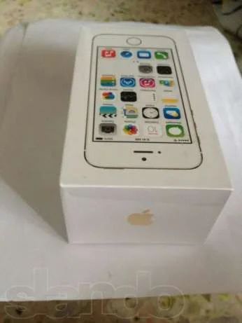 Лот: 3777466. Фото: 1. iphone 5s 16g золотой и черный. Смартфоны