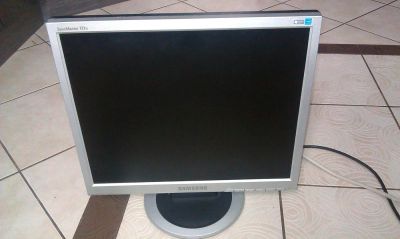 Лот: 4047986. Фото: 1. Монитор Samsung SyncMaster 721n. ЖК-мониторы