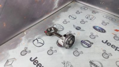 Лот: 23588654. Фото: 1. Поршень с шатуном Subaru Impreza... Двигатель и элементы двигателя