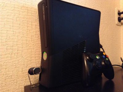 Лот: 3527995. Фото: 1. Xbox 360 4гб прошитый обмен на... Игровые приставки, консоли