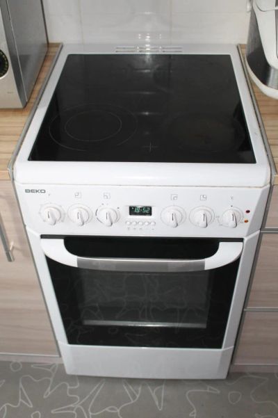 Лот: 4223899. Фото: 1. Электроплита BEKO CE 58200 (керамика... Плиты, духовые шкафы, варочные поверхности
