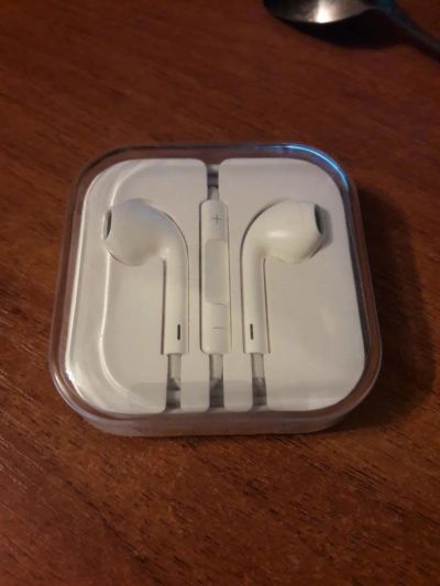 Лот: 10833103. Фото: 1. Наушники Apple EarPods. Красноярск
