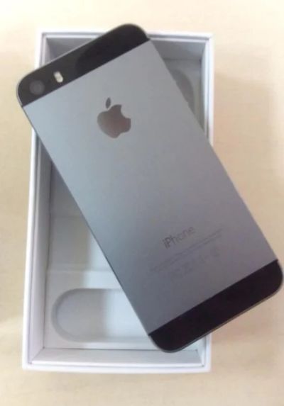 Лот: 5443754. Фото: 1. iPhone 5s! Space gray! На гарантии... Смартфоны