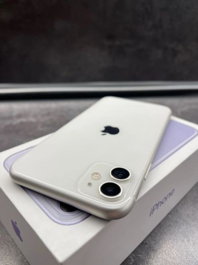 Лот: 19975603. Фото: 1. Идеальный iPhone 11 64Gb White... Смартфоны