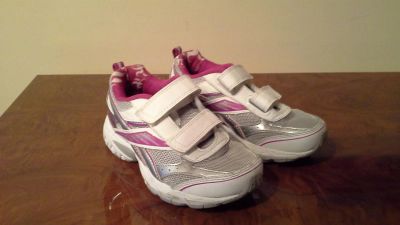 Лот: 3125180. Фото: 1. Фирменные кроссовки REEBOK р-р... Кеды, кроссовки