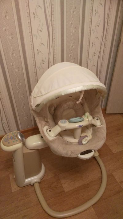 Лот: 16497265. Фото: 1. Элекрокачеля Graco. Стульчики для кормления