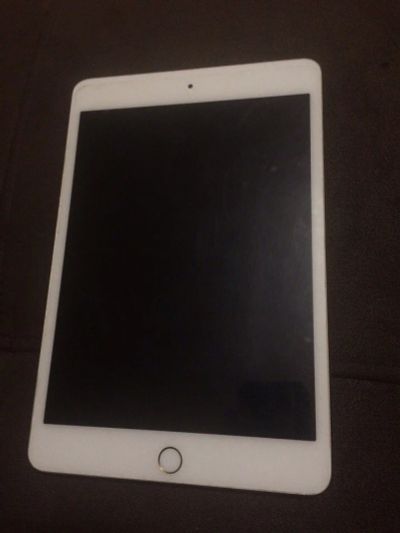 Лот: 12634308. Фото: 1. Ipad 4 mini Gold !. Планшеты