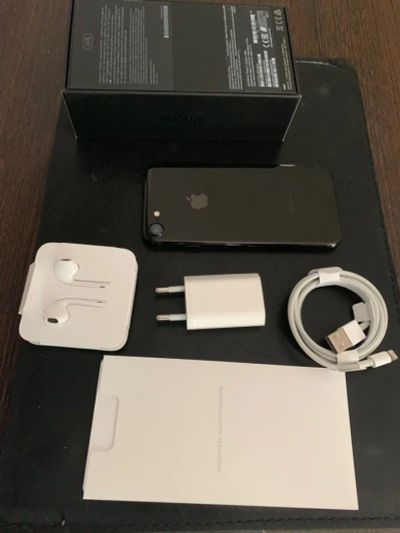 Лот: 13927202. Фото: 1. Смартфон Apple iphone 7 jet black... Смартфоны