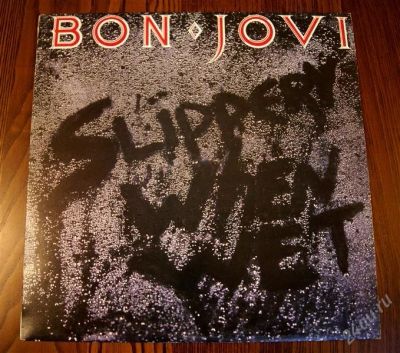 Лот: 2000519. Фото: 1. Bon Jovi "Slippery When Wet" LP... Аудиозаписи