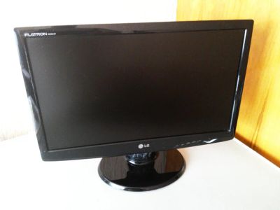 Лот: 7064505. Фото: 1. Монитор LG W2043T-PF. ЖК-мониторы