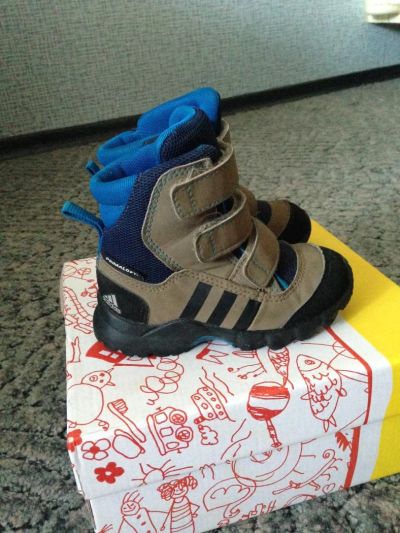 Лот: 6014317. Фото: 1. Зимние кроссовки Adidas. Кеды, кроссовки