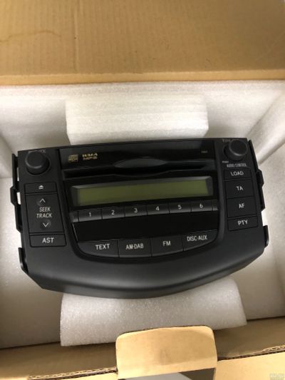 Лот: 13622038. Фото: 1. Штатная магнитола Toyota RAV4... Автомагнитолы