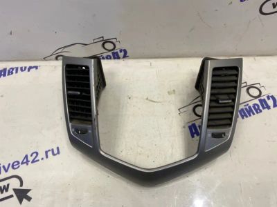 Лот: 21714743. Фото: 1. рамка магнитолы Chevrolet Cruze... Двигатель и элементы двигателя