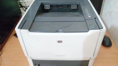 Лот: 10779103. Фото: 1. Принтер HP LaserJet P2015n с картриджем... Лазерные принтеры