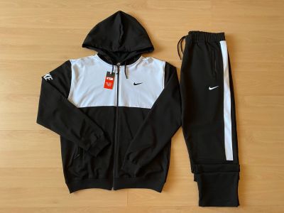 Лот: 19988026. Фото: 1. Спортивный костюм Nike. Спортивные костюмы