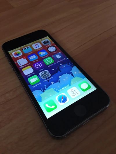 Лот: 6357961. Фото: 1. iPhone 5S 64Gb Grey. Смартфоны