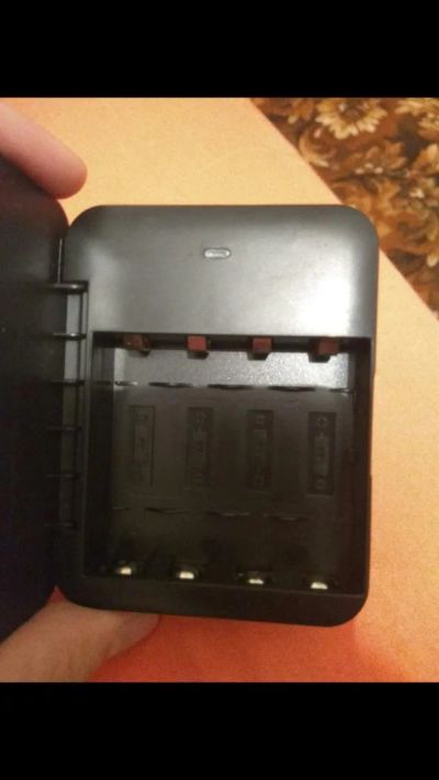 Лот: 8992000. Фото: 1. Powerbank кейс AA фонарик. Внешние, портативные аккумуляторы для смартфонов (Power bank)