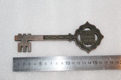 Лот: 18297413. Фото: 1. Винтаж. Металл Сувенирный ключ... Другое (антиквариат)