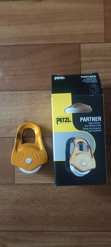 Лот: 19176063. Фото: 1. Ролик petzl partner новый. Другое (туризм)