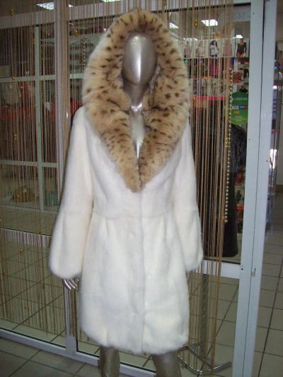 Лот: 7183856. Фото: 1. Шуба норковая с капюшоном из рыси... Верхняя одежда