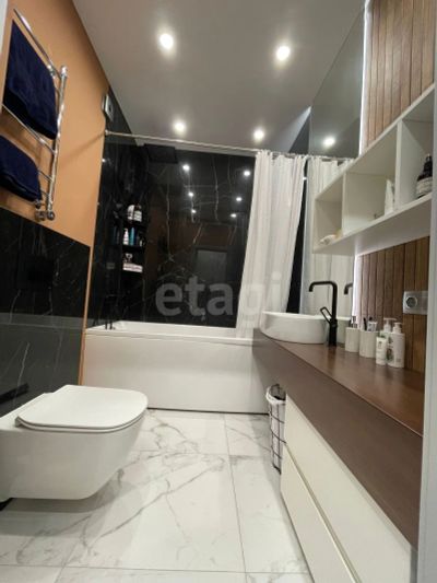 Лот: 20614374. Фото: 1. Продам 2-комн. кв. 65.7 кв.м... Квартиры, студии