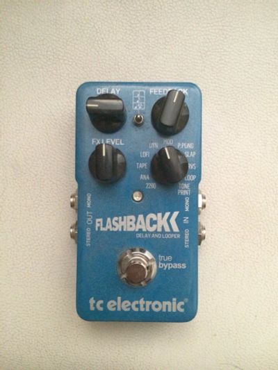 Лот: 5275102. Фото: 1. Tc Electronic Flashback Delay... Гитарные эффекты и комбоусилители