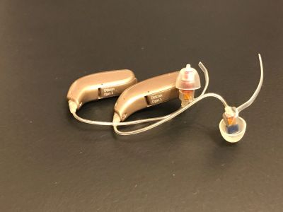Лот: 15329125. Фото: 1. Пара слуховых аппаратов Oticon... Оборудование