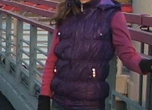 Лот: 3095515. Фото: 1. жилет утепленный для девочки цвет... Верхняя одежда