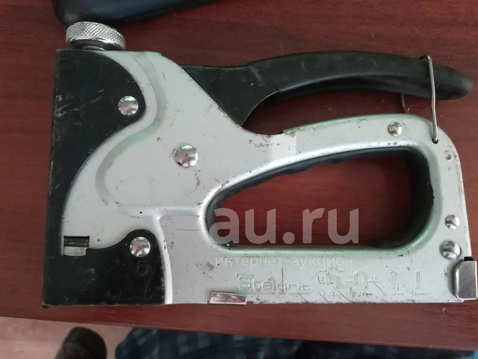 Строительный степлер — купить в Красноярске. Состояние: Б/у. Ручной ...